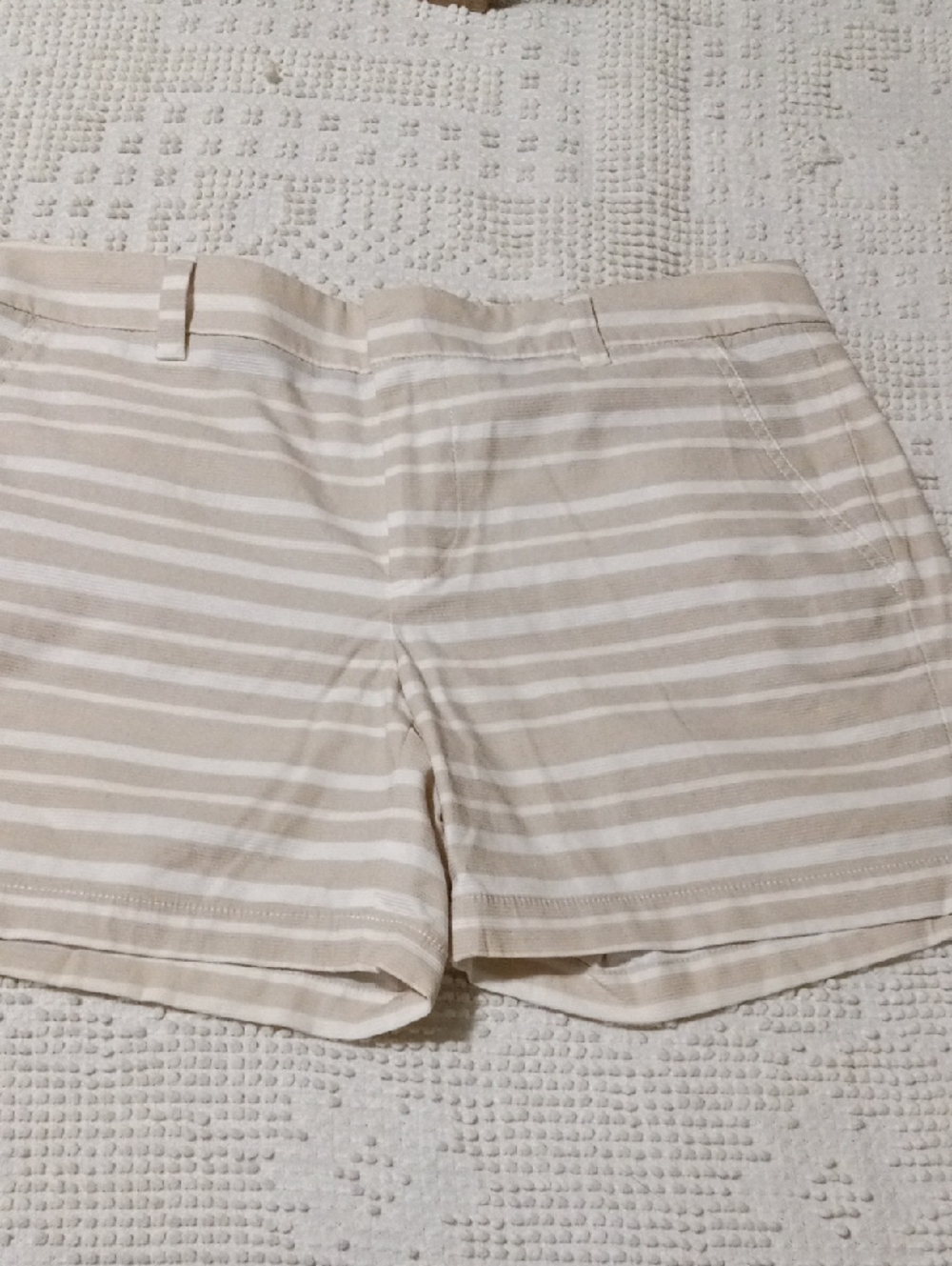 Tommy Hilfiger Beige and White Striped Bermuda Shorts Sz.6